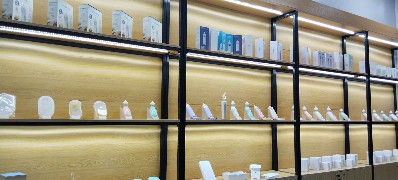 Sample room with SiLeap baby nasal aspirator models arranged for buyer evaluation